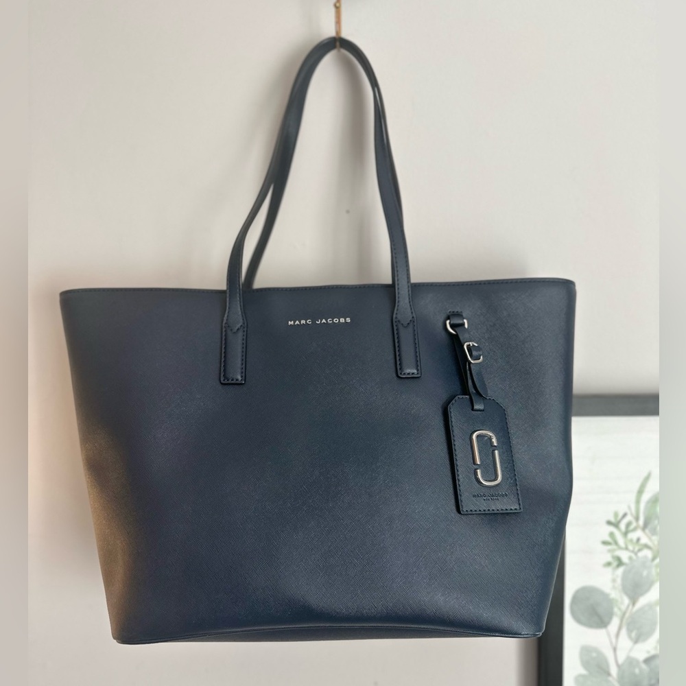 Marc Jacobs Navy Blue Saffiano Leather Large Tote Shoulder Bag - Picture 3 of 16